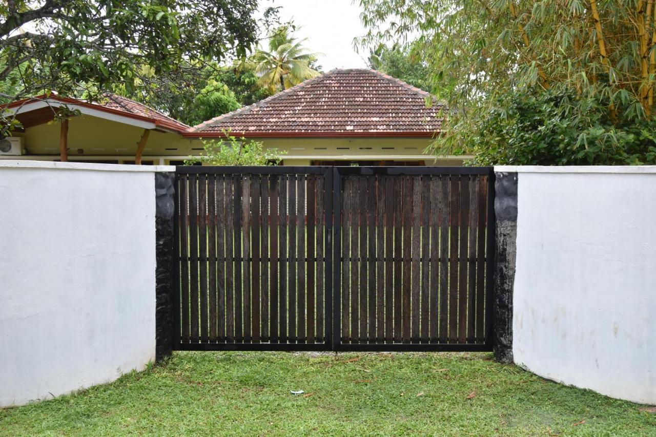 Villa Polhena Matara Luaran gambar